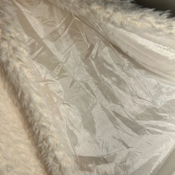 De’ Rotchild White Faux Fur Long Sleeveless Vest Size Large - Picture 5 of 5